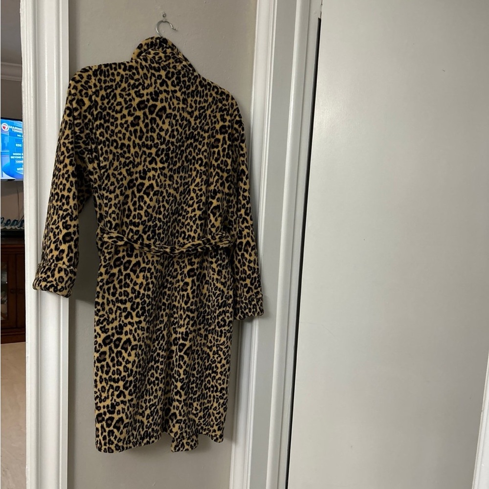 Lauren Ralph Lauren Leopard Print Robe - Picture 3 of 6